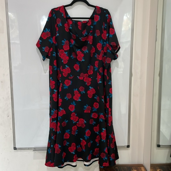 Lane Bryant Rockabilly Dress Black Red Floral
Rose Roses Plus Size 28 Fit Flare - Picture 3 of 12